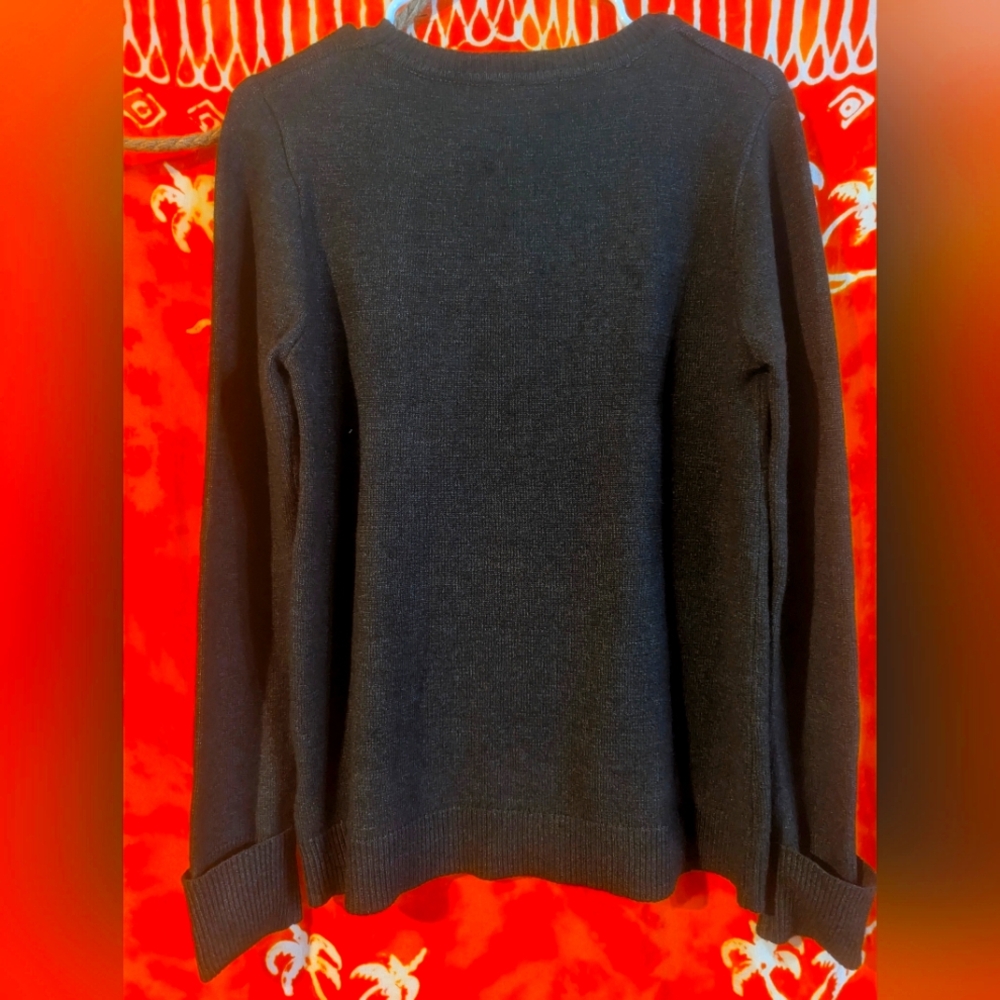 Cashmere sweater top
